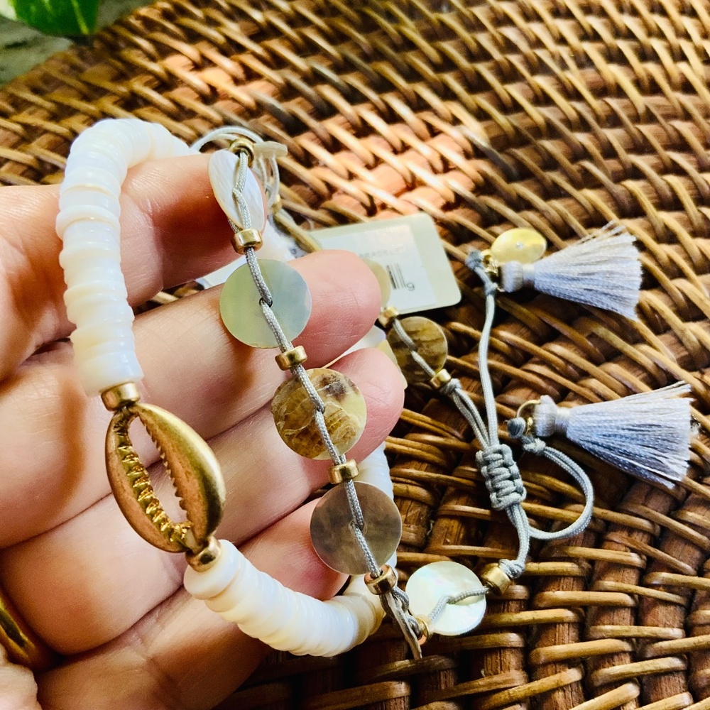 TOMMY BAHAMA BRACELETS NWT -2 STRAND. SHELL /MOP/STACK  TASSEL ACCENT ADJUSTABLE - Picture 5 of 10